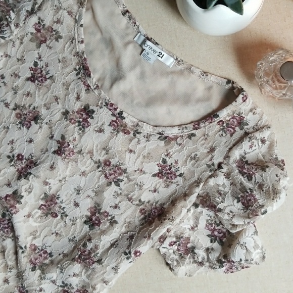 Forever 21 Dresses & Skirts - 5/$25 FOREVER 21 Floral Lace Dress